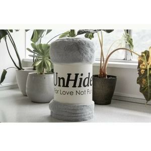 UnHide Lil’ Marshmallow Blanket Throw Silver Fox